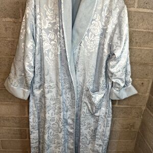 Vintage Victoria’s Secret Blue Floral Robe – 80s/90s Glam Lounge/robe